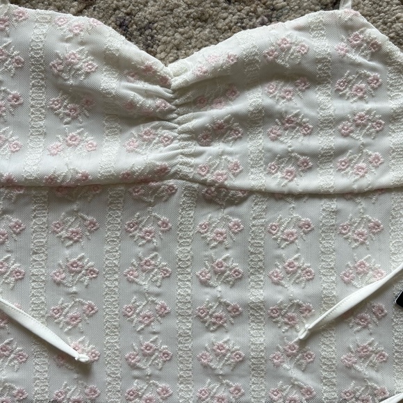 NWT Garage Open Back Floral Tank - Picture 2 of 5